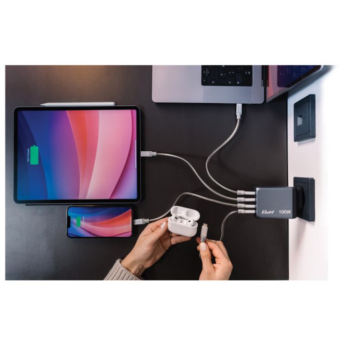 PUNJAČ ZA MOBILNE UREĐAJE ZIDNI 2XUSB-C/PD 100W/1XUSB-A QC 3.0 (EU/UK/US)  VERBATIM 32202