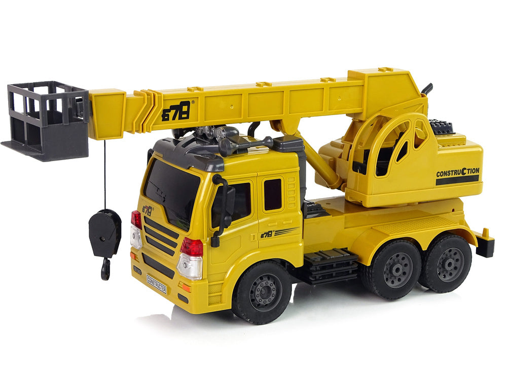 Remote Controlled Truck 1:20 Lift Crane Pilot 2.4G Sound Lights