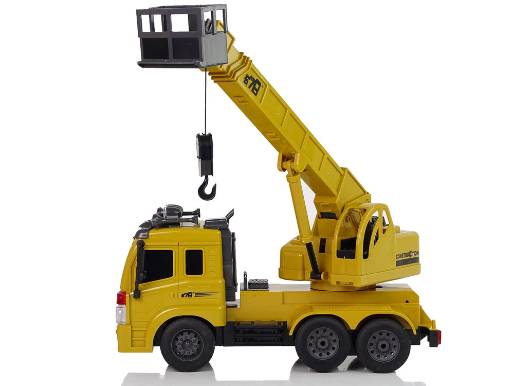 Remote Controlled Truck 1:20 Lift Crane Pilot 2.4G Sound Lights