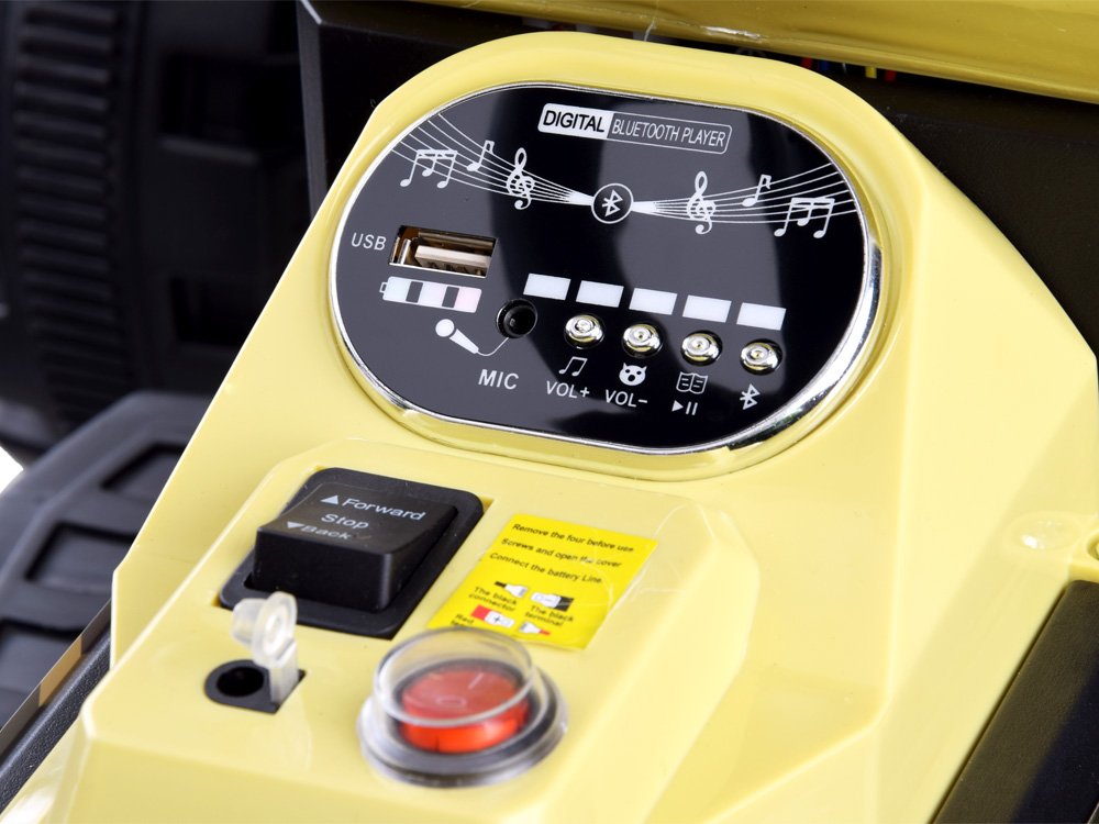 Zeleni traktor s prikolicom AKU