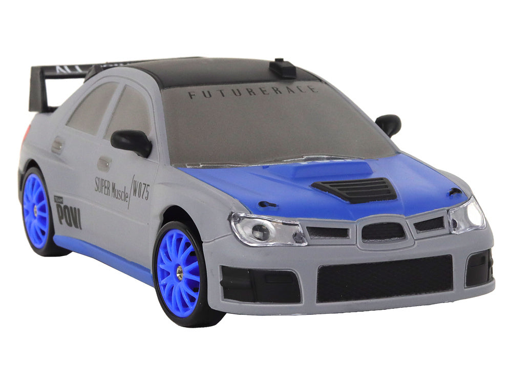 Sportski automobil na daljinsko upravljanje R/C 1:24 sa zamjenjivim kotačima - sivo/plavi