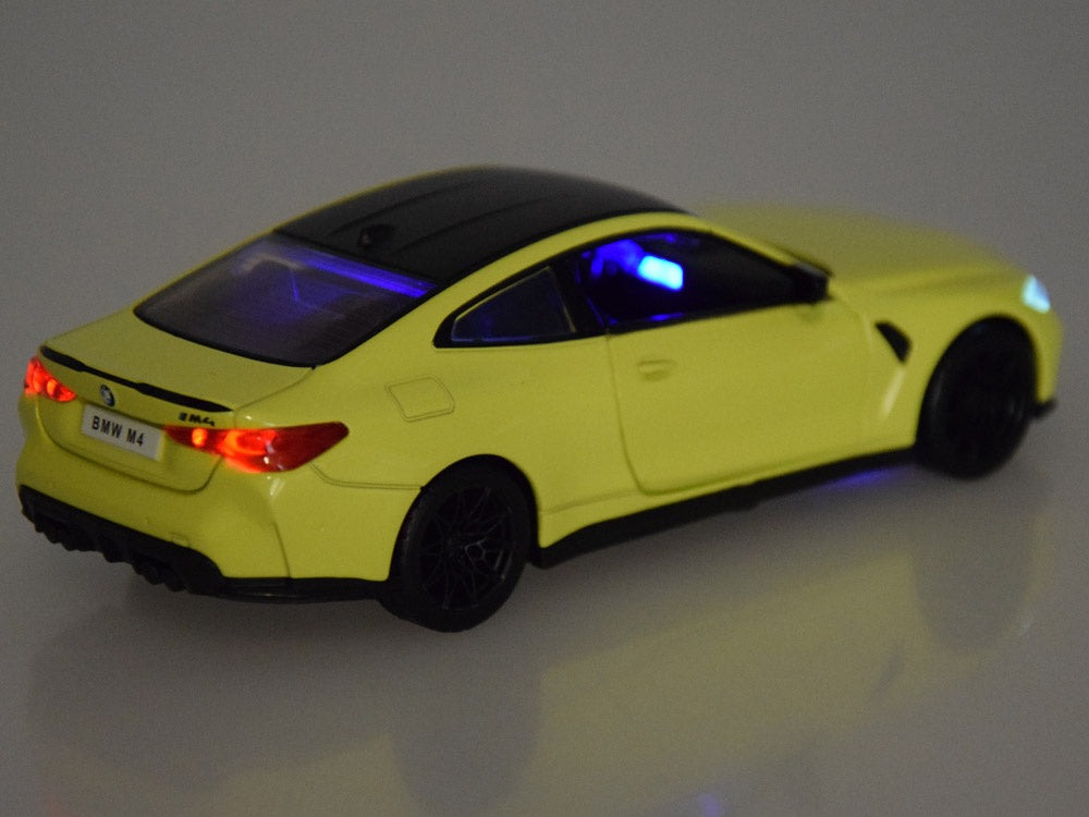Metalni BMW M4 1:32 s efektima