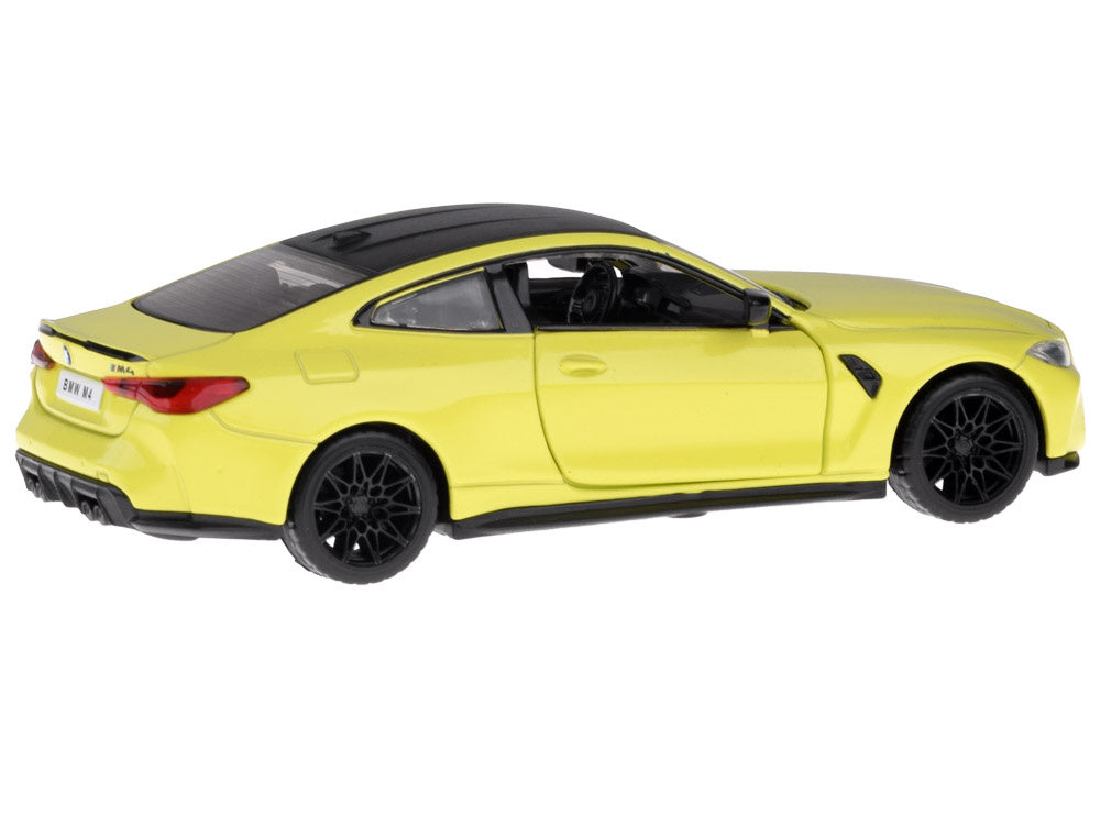 Metalni BMW M4 1:32 s efektima