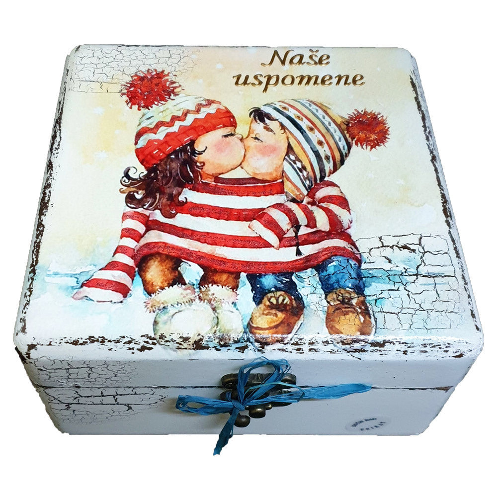 🎁 Emlékdoboz – Őrizze Meg Legkedvesebb Pillanatait Egy Meleg Téli Történetben 🎁  Š165138