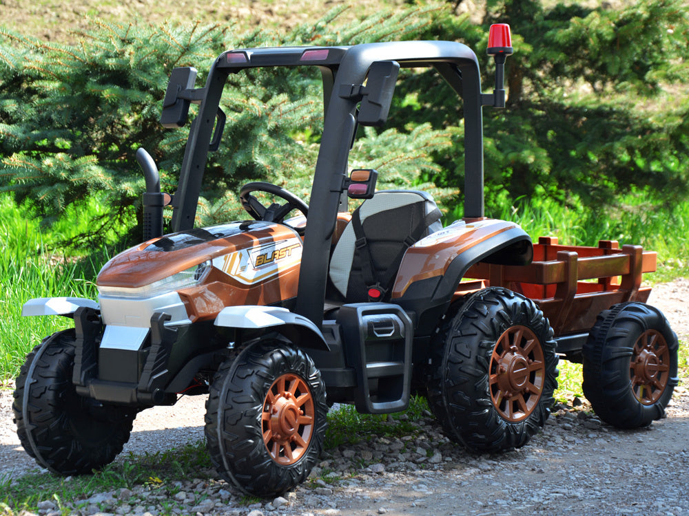 Veliki traktor s prikolicom 4×4 – crni