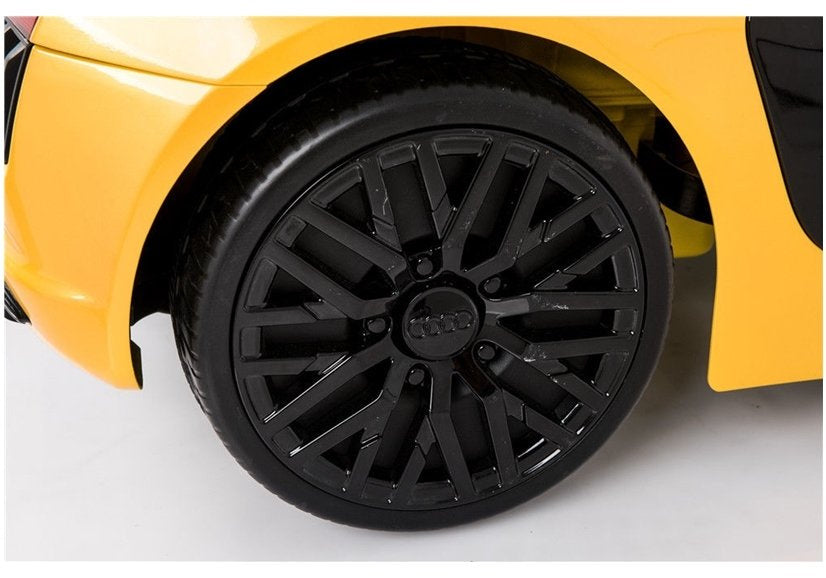 Licencirani auto na akumulator Audi R8 Spyder - žuti