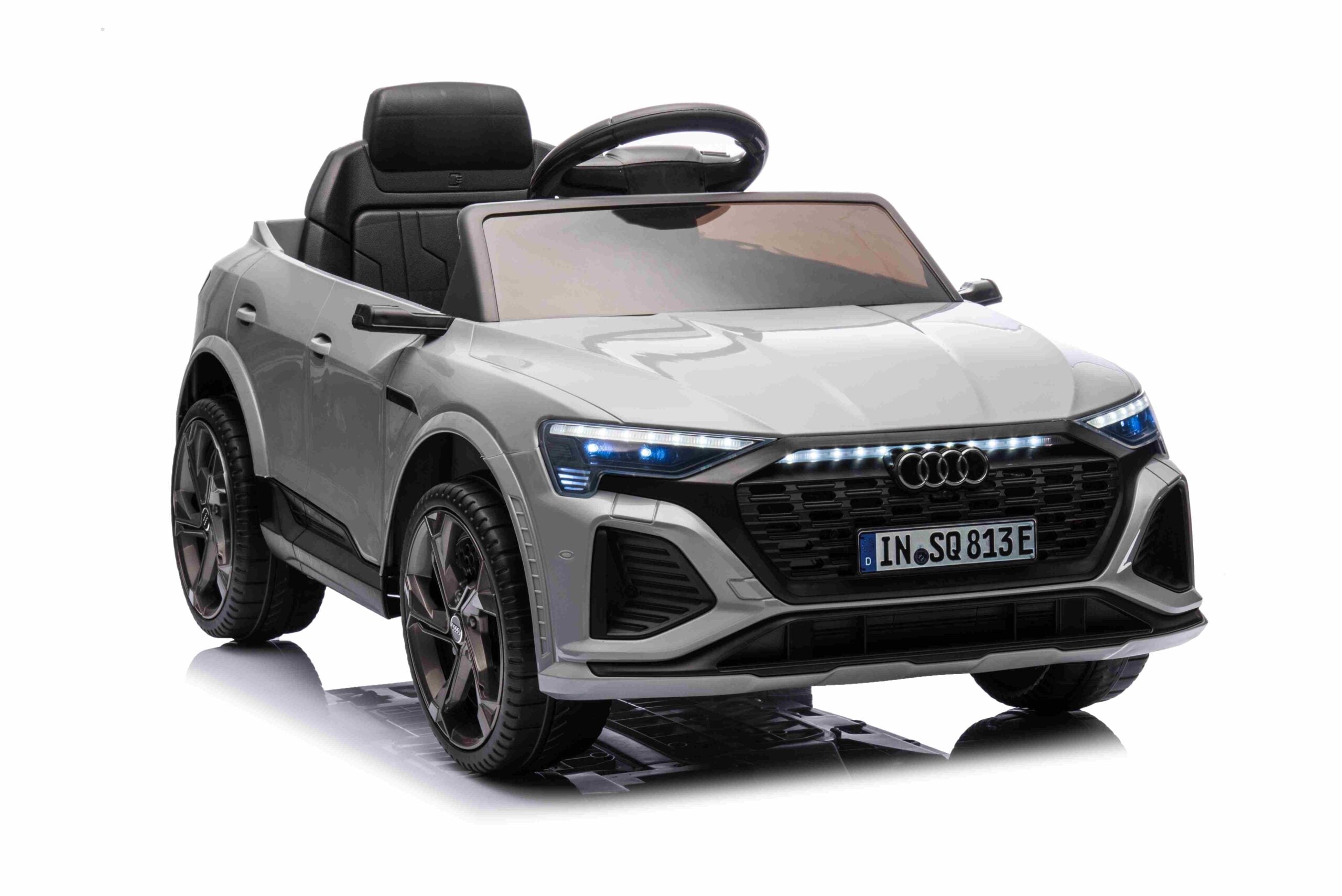 Licencirani auto na akumulator Audi SQ8 - sivi