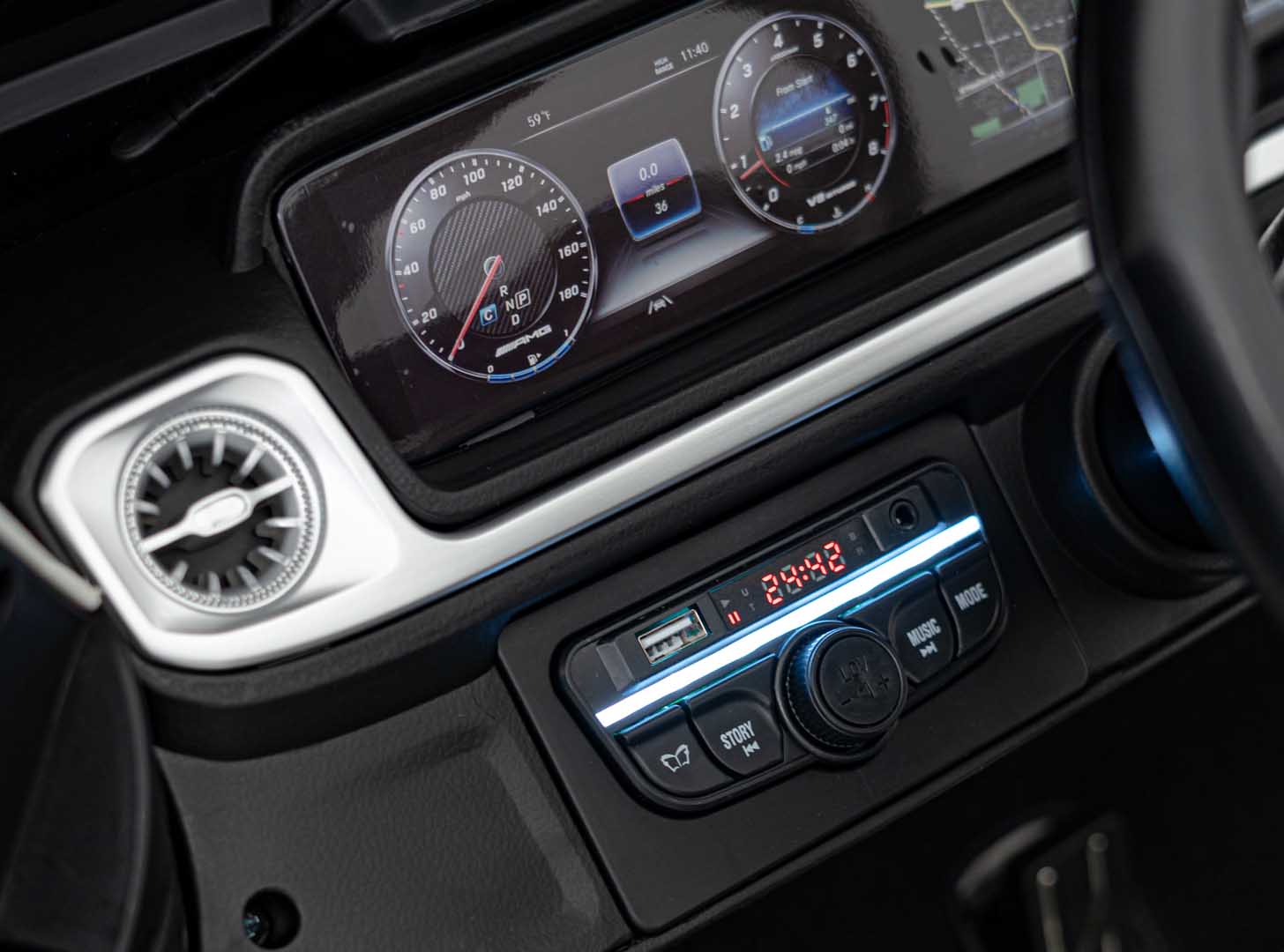 Licencirani auto na akumulator Mercedes Benz G63 AMG XXL 4x4 - dvosjed - bijeli