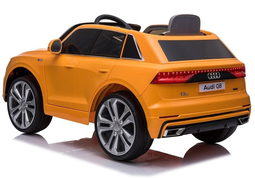 Licencirani auto na akumulator Audi Q8 - žuti/lakirani