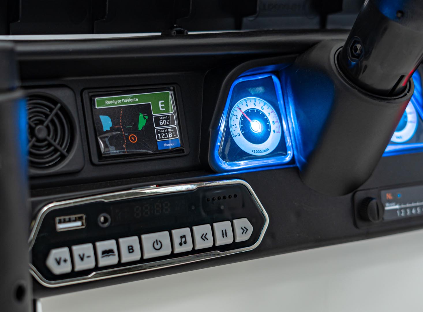 Auto na akumulator Off-Road CLIMBER 4x4 - bijeli