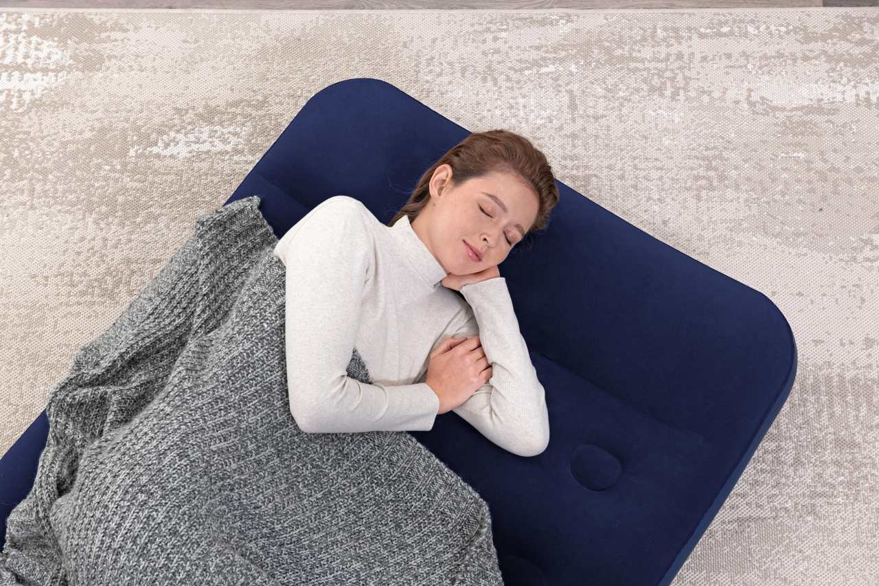 Velvet Mattress With Pump 188/99/28cm BESTWAY
