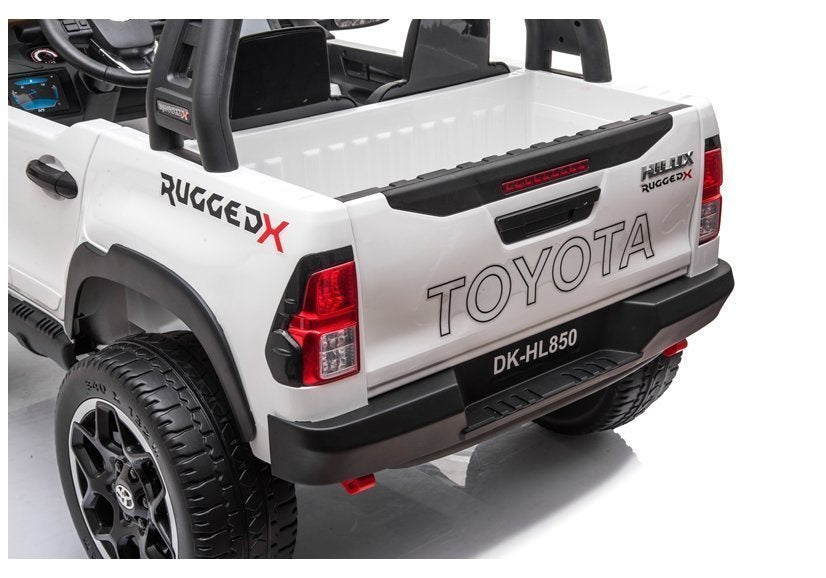 Licencirani auto na akumulator Toyota Hilux 4x4 - dvosjed - bijeli