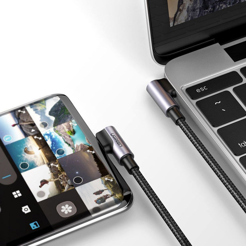 Ugreen USB-C na USB-C kabel US323 Kutni 60W 3A 1m crni