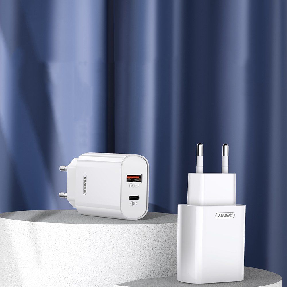 Remax zidni USB punjač USB / USB Type-C za brzo punjenje QC 3.0 18W